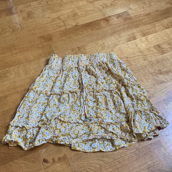 Yellow flowy skirt - Picture 2 of 4